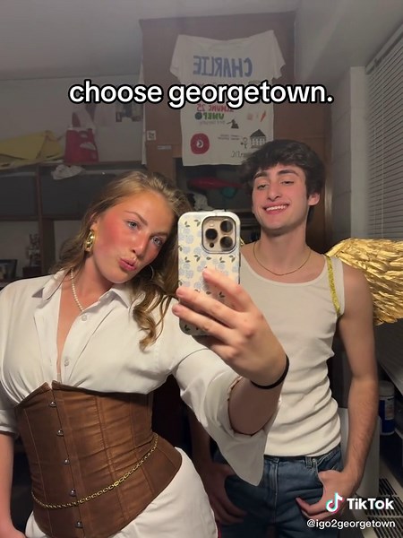 Hoya Saxa: Choose Georgetown for Your College Journey