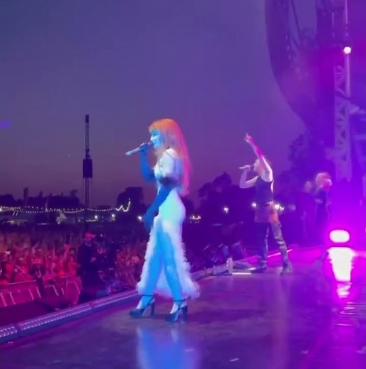 Nicola Roberts & Kimberley Walsh performing Call The Shots with Years and Years (Mighty Hoopla 2023)