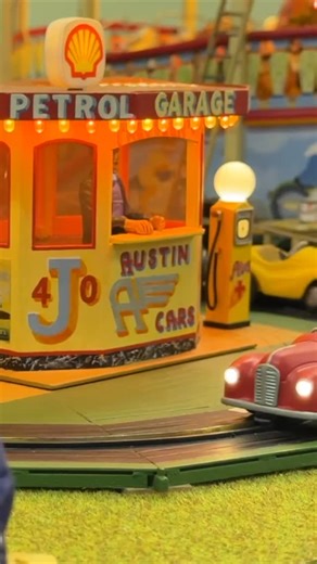 this old time miniature fairground scene is amazing! #funfair #kirmes #model #ride | Hold Tight Riders