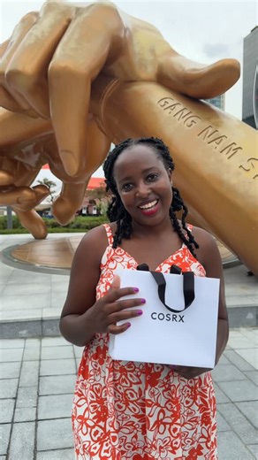 ChokChok_Hada on Instagram: "✨ As we wrap up the year ✨ we are filled with immense gratitude to all of you who have shopped with us and supported us 🤍 We would not be here without you, and we don’t take it for granted 🙏 🎁 We would love to reward one lucky loyal customer with a COSRX skincare package that consists of: ✨ COSRX Skincare Package ✨ 1️⃣ COSRX The 6 Peptide Skin Booster Serum 2️⃣ COSRX The Alpha Arbutin 2 Discoloration Care Serum 3️⃣ COSRX Advanced Snail Mucin Glass Glow Hydrogel Ma