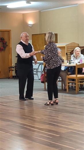 Cecil and Sue show their shag dance moves. #palmettoshagclub #ShagDancing #partnerdancing | Palmetto Shag Club