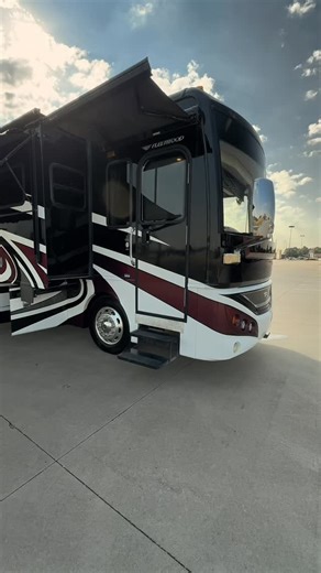 $99,995 - BUNK BEDS - DIESEL - 2012 Fleetwood Expedition 38B - Bunk Beds - 380hp Diesel - 29k miles - 2 acs - sleeps 6 - power awnings - auto leveling- outside tv- full body paint - non smoker - Onan generator- new tires - call 832-492-1075 #motorhome #topchoicerv #newmar #rvlife #camp #cool #familytime #luxury #motorhomeliving #rv #rvlenny #topchoicerv #rvsales #forsale #rvdealers #rvforsale #rvsforsale #rvlenny #topchoicerv | TOP Choice RV