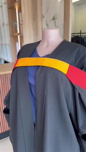 Graduation Regalia for UL & SMU Students – R1500