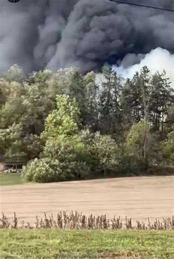 Multiple fire companies are currently operating on this fire involving buildings, excavation equipment, mulch, and woods in Jackson Township, York County, PA. | My Mid-Atlantic