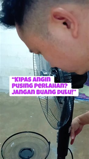“KIPAS ANGIN PUSING PERLAHAN? JANGAN BUANG DULU!” Kalau kipas kamu letak gear 3 pun pusing macam kura-kura… haa, jangan marah dulu guys! 😆” Sebenarnya masalah ni senang saja — bukan sebab rosak, tapi sebab bahagian dalam kipas dah kotor dan minyak dia kering. Jadi bila motor kering, dia jadi berat, sangkut-sangkut nak pusing. Tapi jangan risau, tak payah keluar modal pun nak betulkan! Jom saya tunjuk cara paling simple.. tonton video ini sampai habis ⬇️⬇️ #TipsKipas #BaikiKipasSendiri #DIYKipas