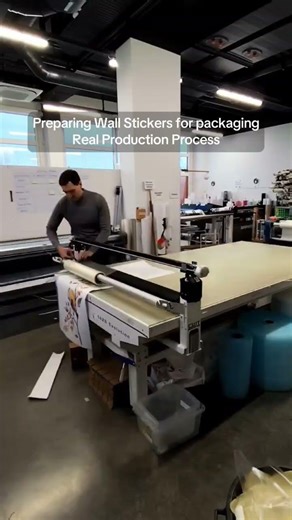 Preparing wall stickers for packaging