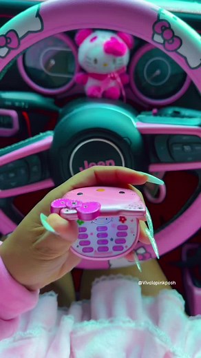 OMG💗🩷 How cute is this hello kitty phone 😝🤭 Got it from Aliexpress 😭 It Actually takes pictures and I believe it has a MP3 Player 💕🩷 #hellokitty #hellokittyphone