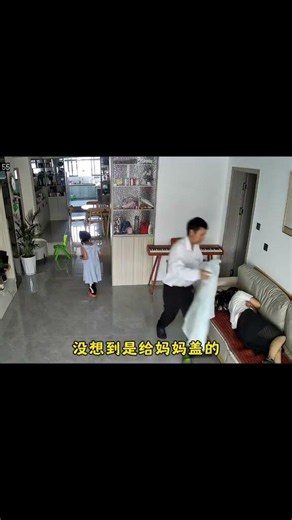 Unexpected Reunion: Dad & Daughter's Heartwarming Homecoming Surprise