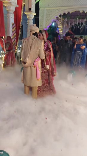 64K views · 2.5K reactions | Varmala theme ✨✨ #varmala #wedding #couple #couples #trendingsongs | apnaweddingstar | Facebook