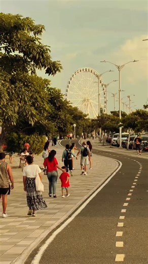 Disfrutar en el Gran Malecón es el mejor regalo. Aquí, cada visita se convierte en un momento para compartir, conectar y vivir experiencias a orillitas del río Magdalena.✨🎁🎄 | Gran Malecon