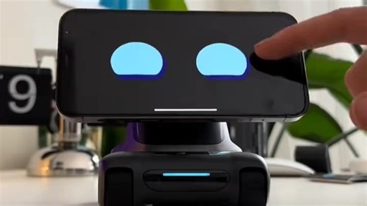 LOOIROBOT手机机器人LOOI中英文语音大模型DeepSeek对话视觉识别MagSafe手机无线充电智能桌面陪伴桌宠 太空黑 (14)