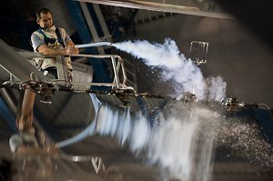 ESOblog: Exploding snow and giant puzzles Cleaning the world's biggest telescope mirrors