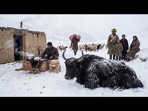 Winter Yak Hunt in Afghanistan – Cooking Yak Meat & Fresh Bread