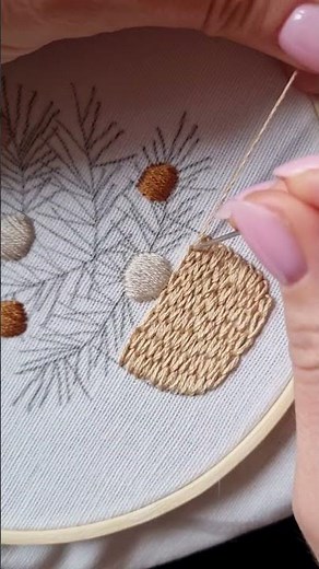 Embroider a Christmas Tree ✨ | Chain Stitch Tutorial 🌲 #embroidery #tutorial #diy #christmas #craft