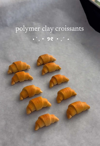 Little Polymer Clay Croissants: DIY Magnets