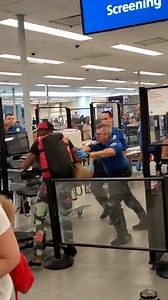 Man Tried to Breach Through The Airport Without Gate Pass and Gets Caught | BI Phakathi