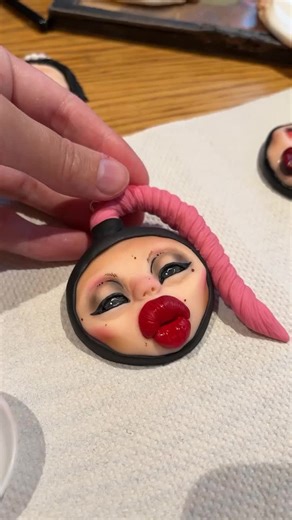 Think I’ve finally settled on a style for my necklace range. An alien/demon/ BRATZ hybrid. Can’t wait to finish these 🖤 #jewelry #smallbusiness #queerownedbusiness #queerart #art #artwork #darkart #bizarreart #alienart #dollart #handmadenecklace #queerartist #artprocess #artober #horrorart #witchyart #gothicart #gothicgirl #gothicstyle #gothicfashion