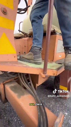 #construction #constructionworker #primitive #primitive_technology