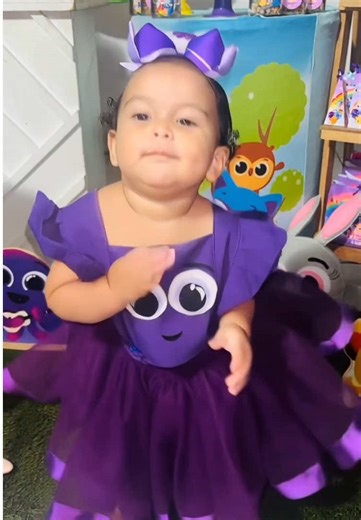 So… is this ONLY for Americans, or can the rest of the world do it too? ✨ AI Dance Photo-to-Video Tutorial | Kling AI Viral Trend 🤖🕺 Usa AI para transformar una sola foto en un video de baile divertido y lleno de energía,❤️ use IA para transformar apenas uma foto em um vídeo de dança divertido e cheio de energia, how to turn a normal photo into a natural, funny dancing video using AI, 写真1枚からキャラクターが本当に踊っているようなAIダンス動画を作成できるトレンドがTikTokで大流行中 💃✨. 자동 AI 모션이 적용되어 리듬에 맞는 움직임, 부드러운 표정 변화, natural groo