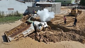 278K views · 1.3K reactions | 凉Unexpected Truck OMG!!  Everything...