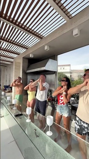 Dobra družba + Katamaran… kako nam gre? 😎🔥⛵️ #holiday #pag #vacation #lukabasi #katamaran