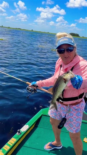 Florida bass fishing #smallwatercharters #floridabass #bassfishing