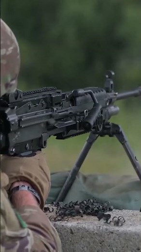 This Machine Gun Never Stops M249 SAW #military #militaryhistory #usmilitary #infantryweapons