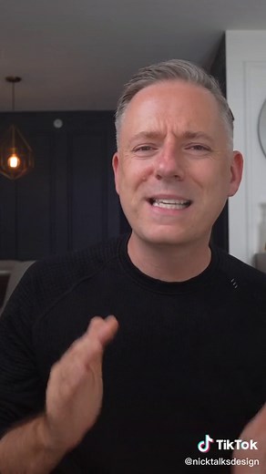 Don’t make these curtain hanging mistakes! Let’s talk about the right way to hang curtains to make your space look larger and more luxurious. #interiordesign #homedecor #curtains