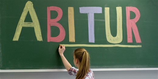 Abitur 2025 in NRW: Prüfungen laufen – das sind die wichtigsten Termine
