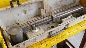 Measure mud density by using a mud balance - drilling fluid equipment