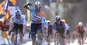 Tour de Catalogne 2026 - Au sprint, Ethan Vernon prive Dorian Godon du triplé sur la quatrième étape à Camprodon
