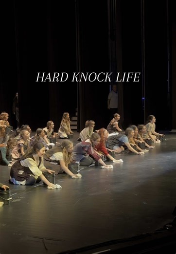 Behind the Scenes of Annie at the Marquee Theatre