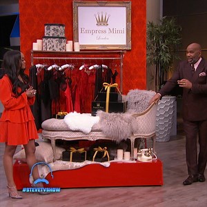 170K views · 1.8K reactions | Rachel Lindsay knows a thing or two about love, so she's here with the perfect Valentine's Day Gift Guide. You have a shot at winning a Huggy Square Everlasting Rose Box from The Only Roses, a dinner at Buca di Beppo and a gift box from Empress Mimi Lingerie! Just enter here: https://bit.ly/2Gmsf9R | STEVE on Watch | Facebook