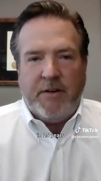 Many drivers crossing the border into Canada have reported additional screenings by U.S. customs agents as they return to Canada. American officials are calling it a national security measure. As Jon Hernandez reports, some Blaine residents fear the extra checkpoint could deter more Canadians from visiting the U.S, as visits continue to fall. #us #canada #border #travel #blaine #cbcnews #bc #britishcolumbia