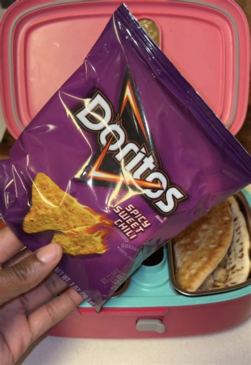 Pack my 6th grade daughter hot school lunch with me Chicken bacon ranch flatbread #Schoollunch #lunchboxpacking Packing hot lunch for my picky eater school lunch | hot lunch for school | snacks for school lunch | momlife