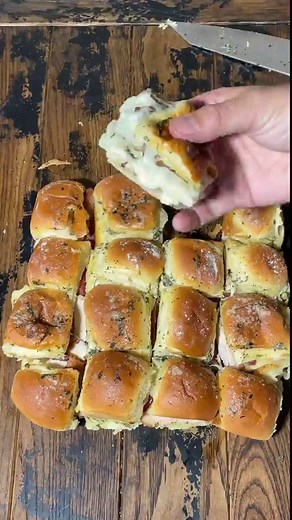 Turkey bacon ranch sliders! #turkey #sliders | Ninjacue