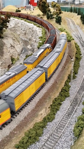 1/3/26 Saturday!!!! More coverage!! F units in passenger service and a coal drag to boot. #CPKCholidaytrain #lakeshoremodelrr #scaletrains #denverriogrande #norfolksouthern #athearn #rapido #modelrailway #modelrailroading #modelrailroader #followers | Lake Shore Model Railroad Association