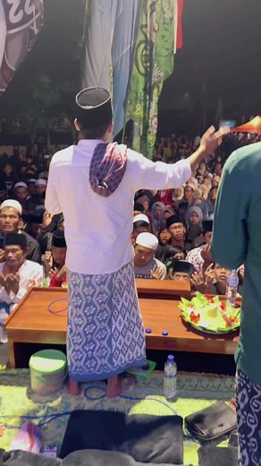 Sudah kangen ngak dengan suasana seperti ini guy’s ??? Mana suaranya MDS Lovers !!!#masukberandafyp #fypシ #masukberanda #majelissholawat #mdssumberwringin #jember24jam #treanding @ADDY BAJI @MDS OFFICIAL @Ubaidreal✨ @satria production @KEFA LIGHTING @ukhty_ppsj @M4L1K @✨B.A.N.A.N.A✨