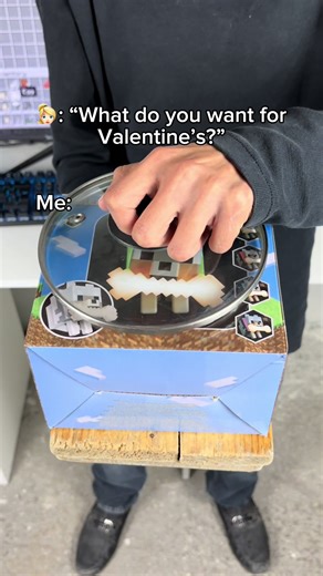 Minecraft Wolf Lamp: A Nostalgic Desk Decor