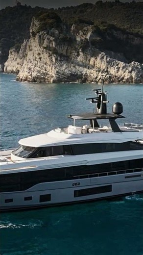 Azimut Grande Trideck Superyacht – 123ft Tour & For Sale | YachtBuying101.com