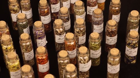 Witchcraft Supplies Herbs - 45 Bottles Dried Herbs Kit for Beginners - Altar Supplies Healing Herbal Natural Herbs Crystal Spoon for Wicca, Pagan Magic Spells and Bath