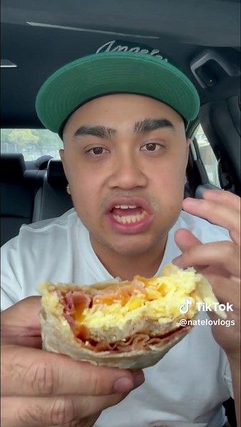 Jack in the Box Breakfast Review: Loaded Sandwich, Croissants & More!