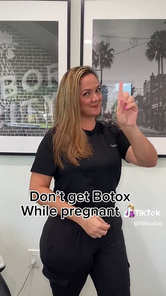 Do Do Not #botox edition 💉 BOTOX is an FDA-approved aesthetic product that temporarily makes moderate to severe frown lines, crow's feet, and forehead lines look better in adults. Here at bŏdze our experienced team of medical professionals will meet with you and determine if your a good candidate for BOTOX, answer your questions, and provide you with an estimate— consults are always complimentary 🤍 Link to book in BIO 💉🤍 #botoxtampa #wrinkletreatment #botox