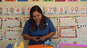 Vamos a divertirnos buscando ¿Cuál es tu nombre?,¿Para qué sirve tu nombre?, realicemos un recado a la #Maestra "Dolores Yaneth Linares Martínez que te invita a la capsula “Así se aprende a saber el origen de mi nombre” con la finalidad de Identificar su nombre y otros datos personales en diversos documentos. ¡Te compartimos los materiales adicionales para que practiques en casa! https://drive.google.com/drive/folders/1UI8Ume24pudb0Hv5D1KrJWZhX0O7yk8v?usp=sharing Responsable Acadmica: Mtra. Tani