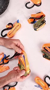 Spanngurte mit Ratsche und Haken 4er Set, 25mm breit 3m lang, bis 700kg, Spanngurt-orange, Zurrgurte für Ladungssicherung, Spanngurte mit Haken, Gurtband, Zurrgurt 3m - TÜV Rheinland geprüft