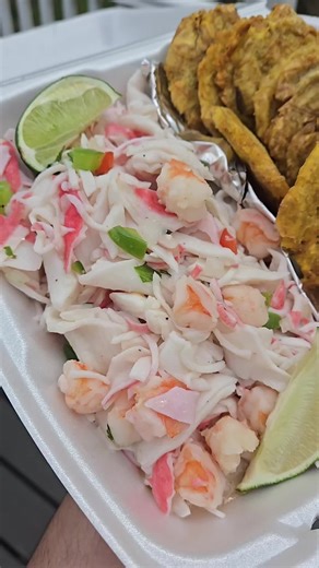 Ensalada de king crab con camarones y tostones 😋 #paratiiiiiiiiiiiiiiiiiiiiiiiiiiiiiii