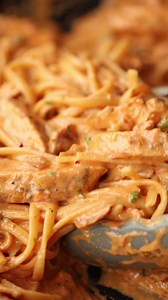 Spicy Chicken Pasta 🔥 If you like a little spice in your dinner you’re gonna love this one. Recipe below and more dinners like this in my new cookbook ‘Comfy’ out Oct 26th (pre-order through pinned post on my profile) ☺️ Chris x | Don't Go Bacon My Heart