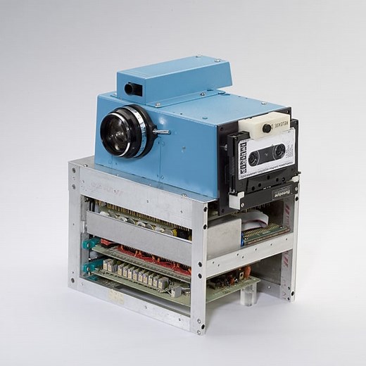 The World's First Digital Camera by Kodak and Steve Sasson