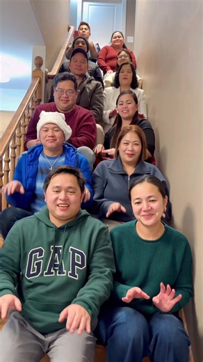 Clap snap Christmas dance entry with the gang 🤣😱🎄