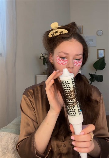 Shiny Blowout Techniques with Top Hair Brands